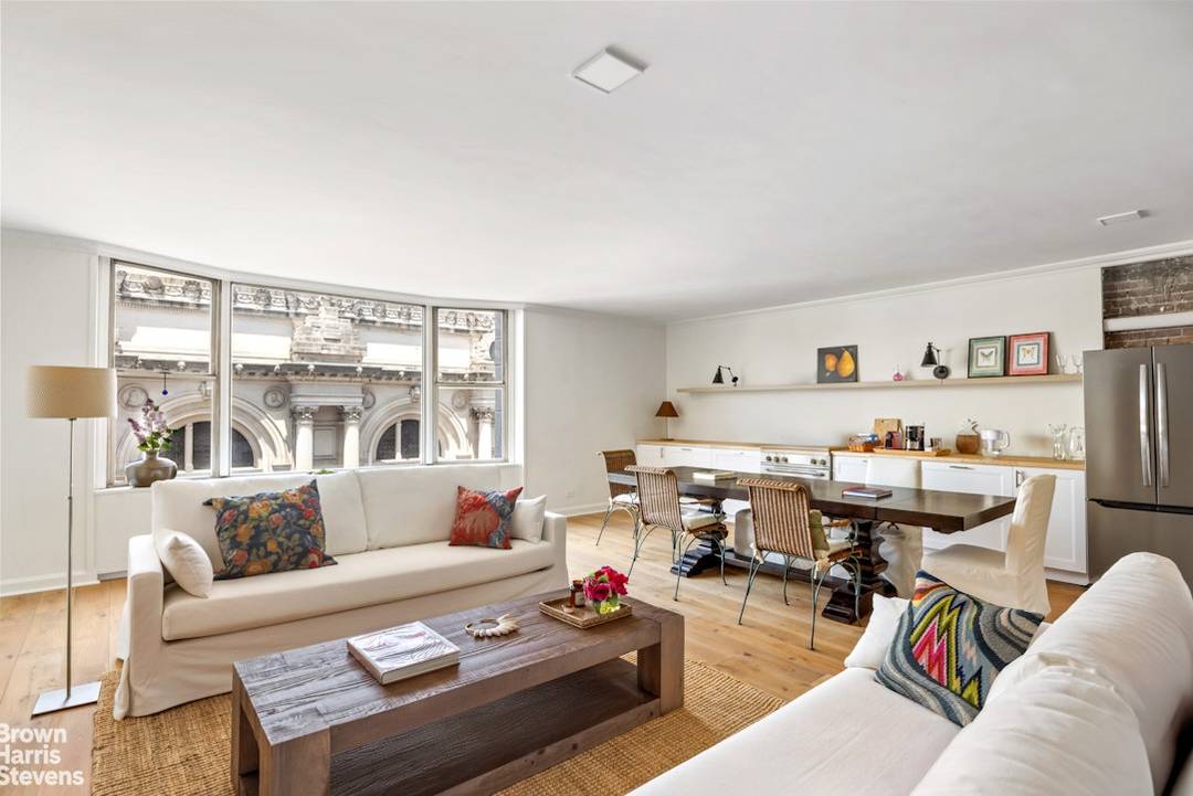 Spacious and gut renovated, this two bedroom, two bathroom apartment offers direct views of Fifth Avenue and the Metropolitan Museum of Art.