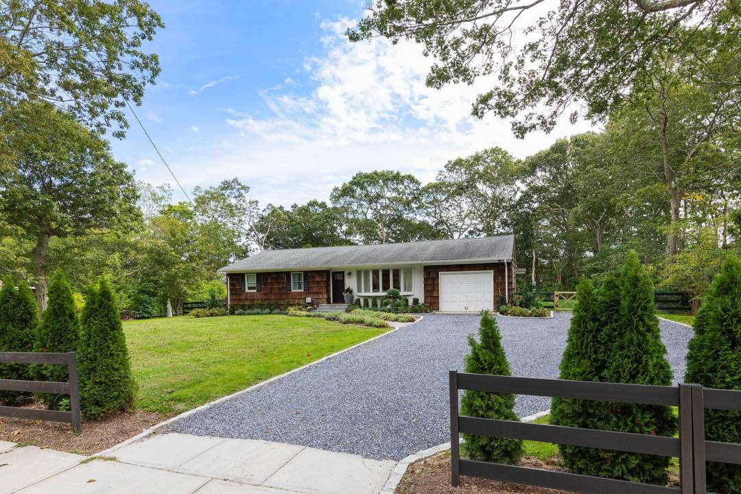 New Renovated Stylish Seaside Home with Pool, Bar & Game Room