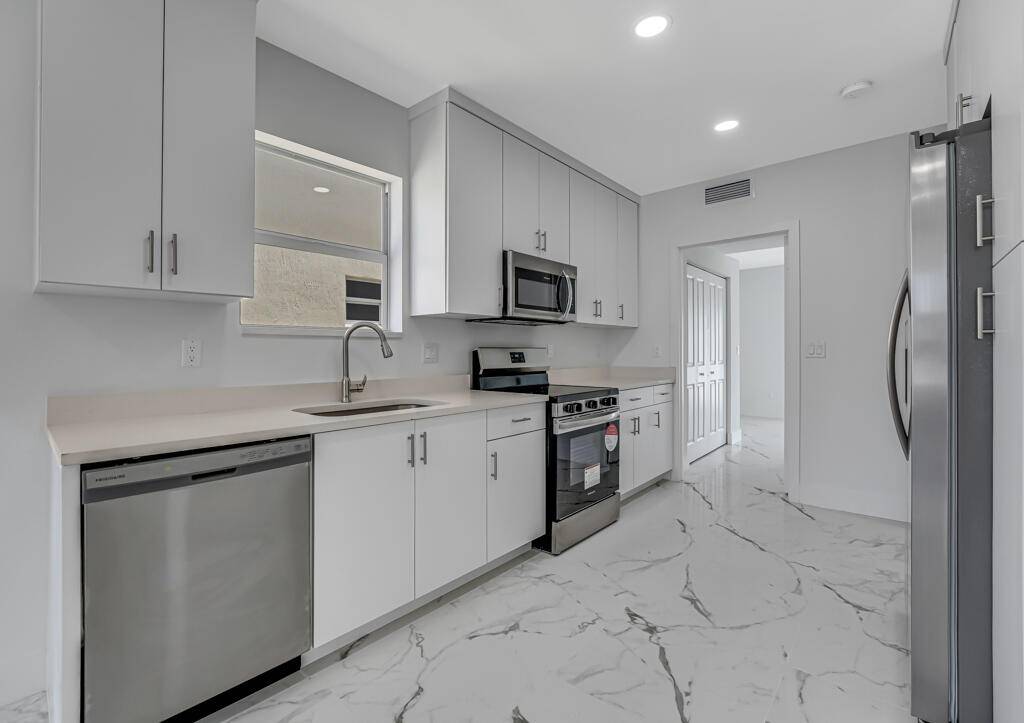 NEW CONSTRUCTION ! Beautiful 3 bed, 2.