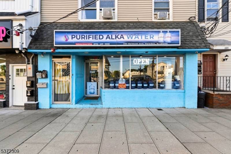 Prime mixed use opportunity !