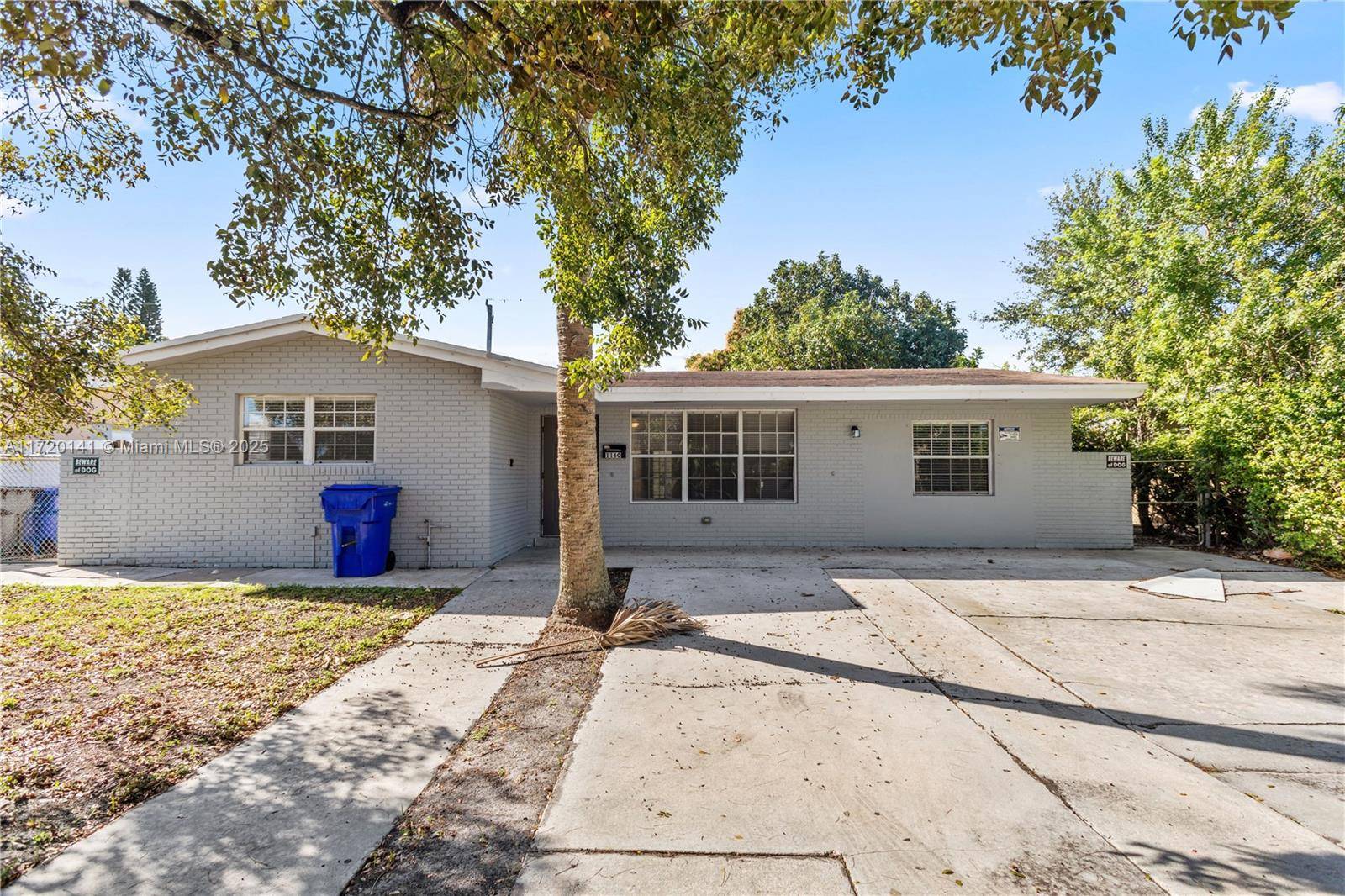 Welcome to this cozy single family home in a prime location.