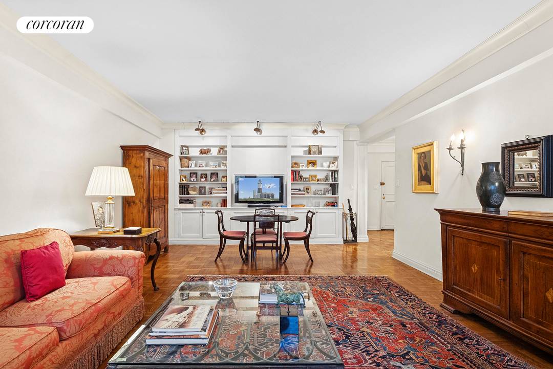 Welcome to 110 East 57th Street, Residence 2E an elegant and well proportioned 2 bedroom, 2 bathroom home perfectly positioned at the iconic corner of 57th Street and Park Avenue.