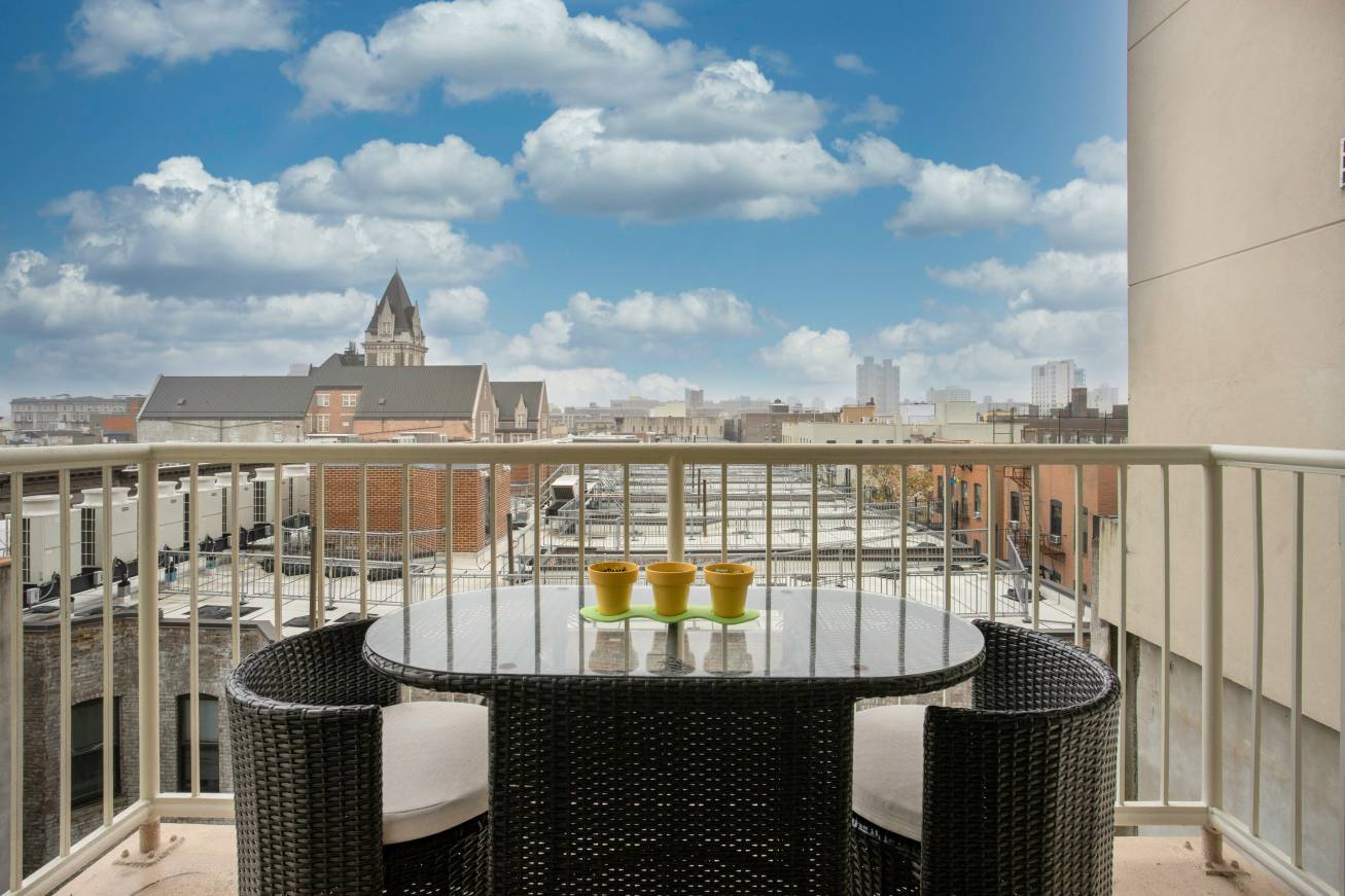 Light, Open Views... and a Private Terrace ?