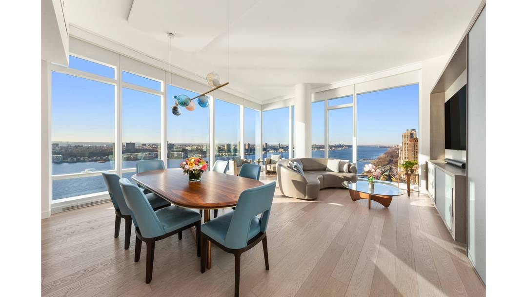 Capturing sweeping views of the Hudson River to the west and the George Washington Bridge to the north, this exceptional four bedroom, four and a half bathroom residence at Two ...
