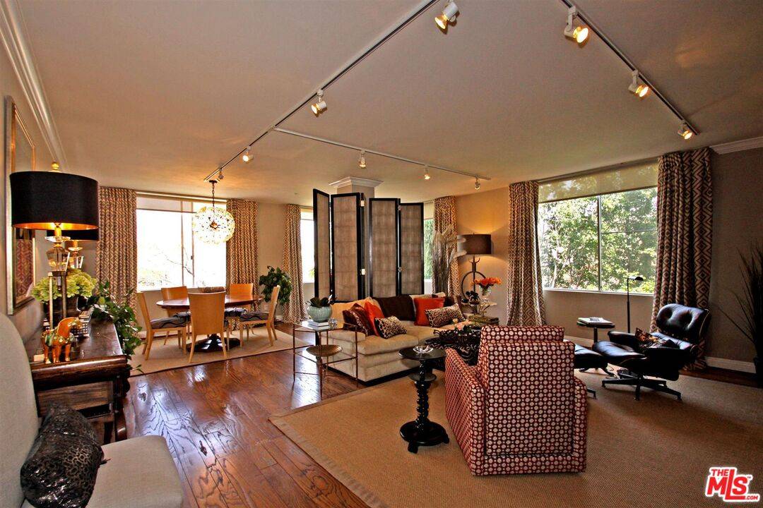 412  N PALM DR 2BR Beverly Hills Post Office | B.H.P.O. La