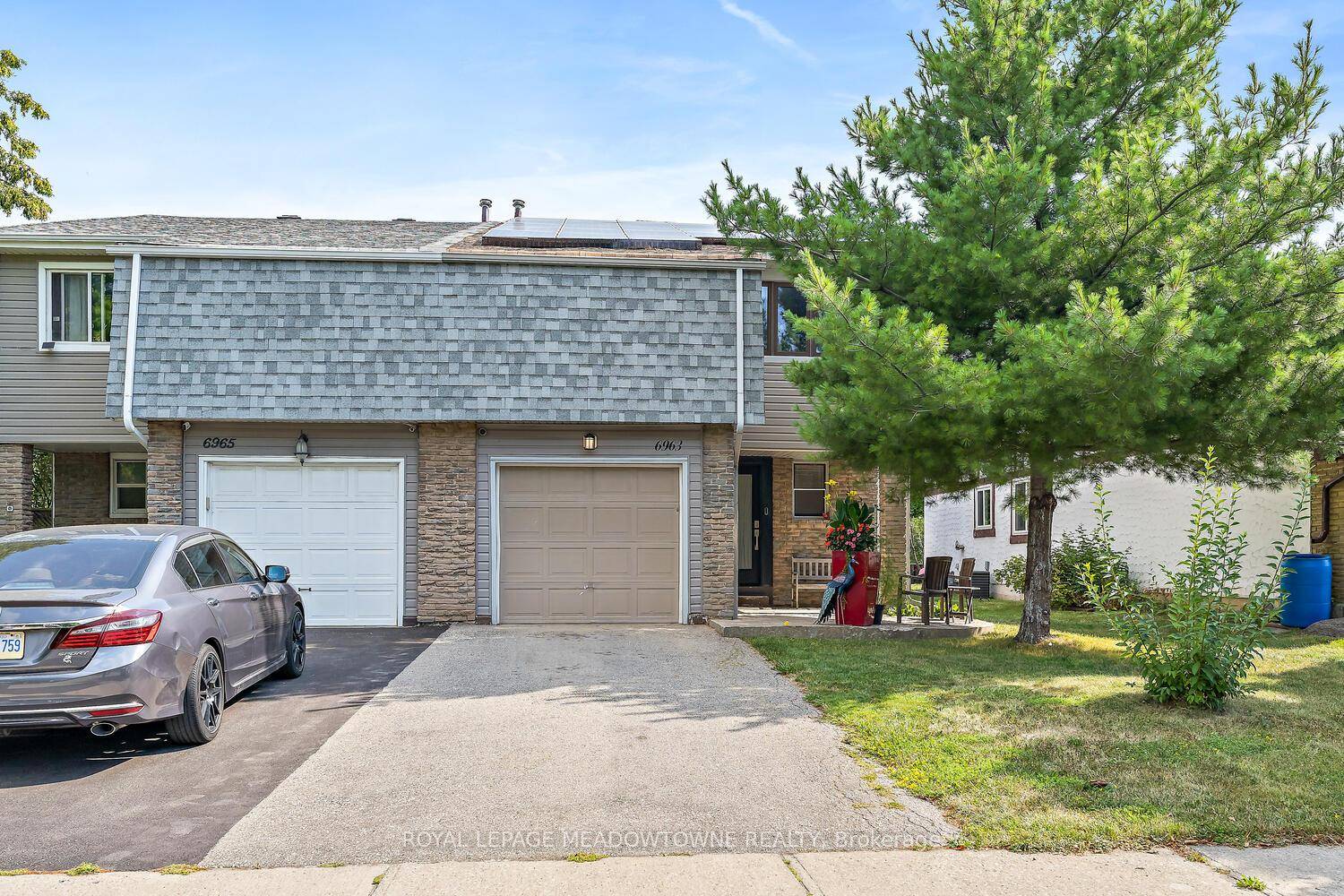 Rare Meadowvale Gem on Quiet Cul De Sac !
