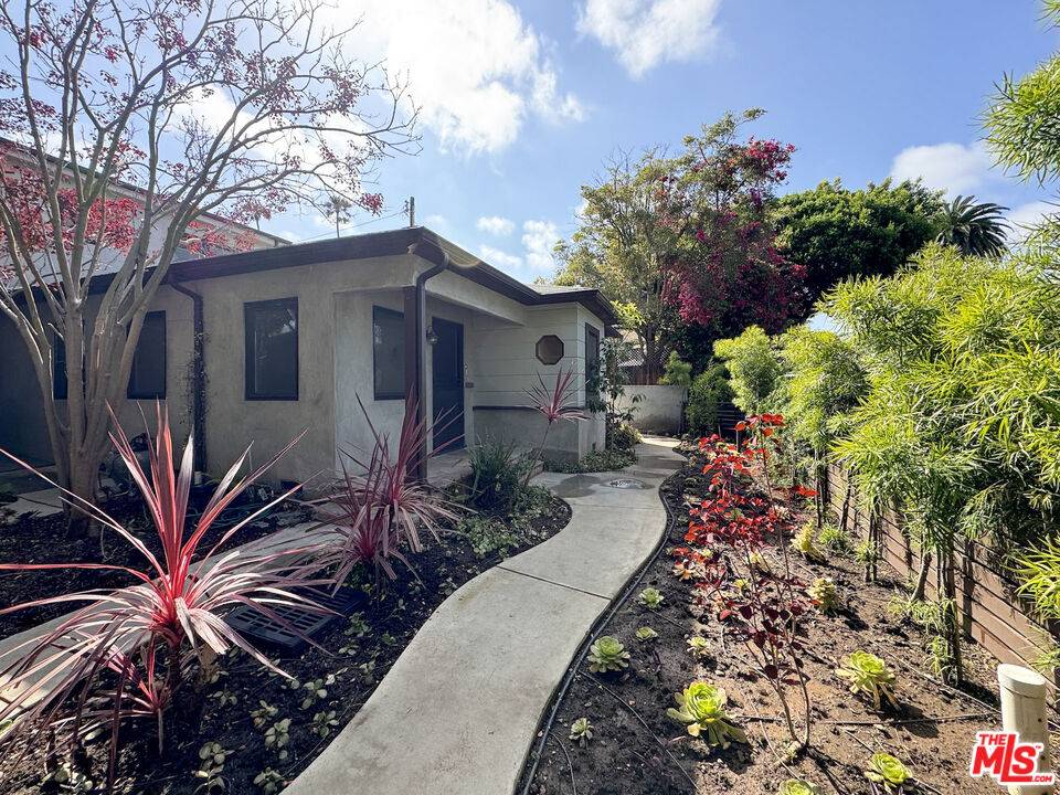 1116   Chelsea Ave 3BR Santa Monica La