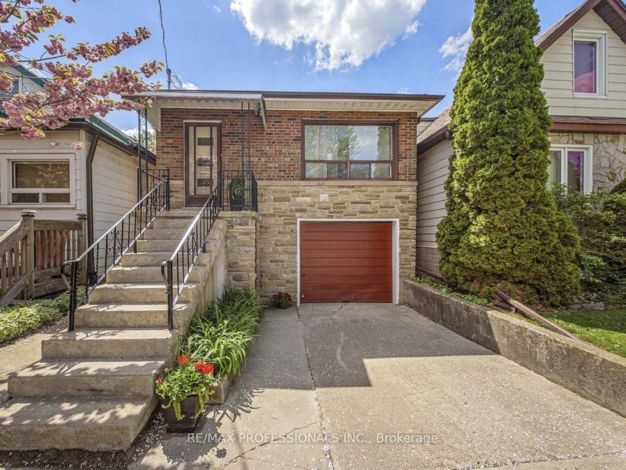 Entire House for Lease with Living Room, Dining Room, Kitchen, 1 4 pce and 3 Bedrooms on Main Level, plus Kitchen, 1 4 pce and 2 Bedrooms on the Lower ...