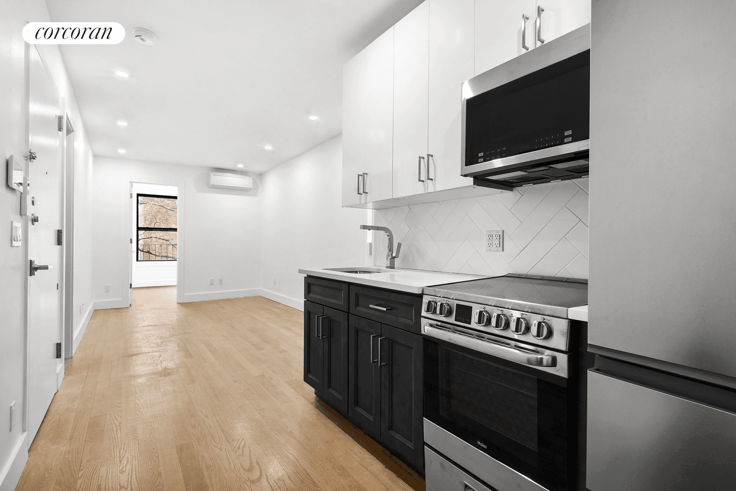 Welcome to 435 Dekalb Avenue on the boarder of Clinton Hill and Bed Stuy.