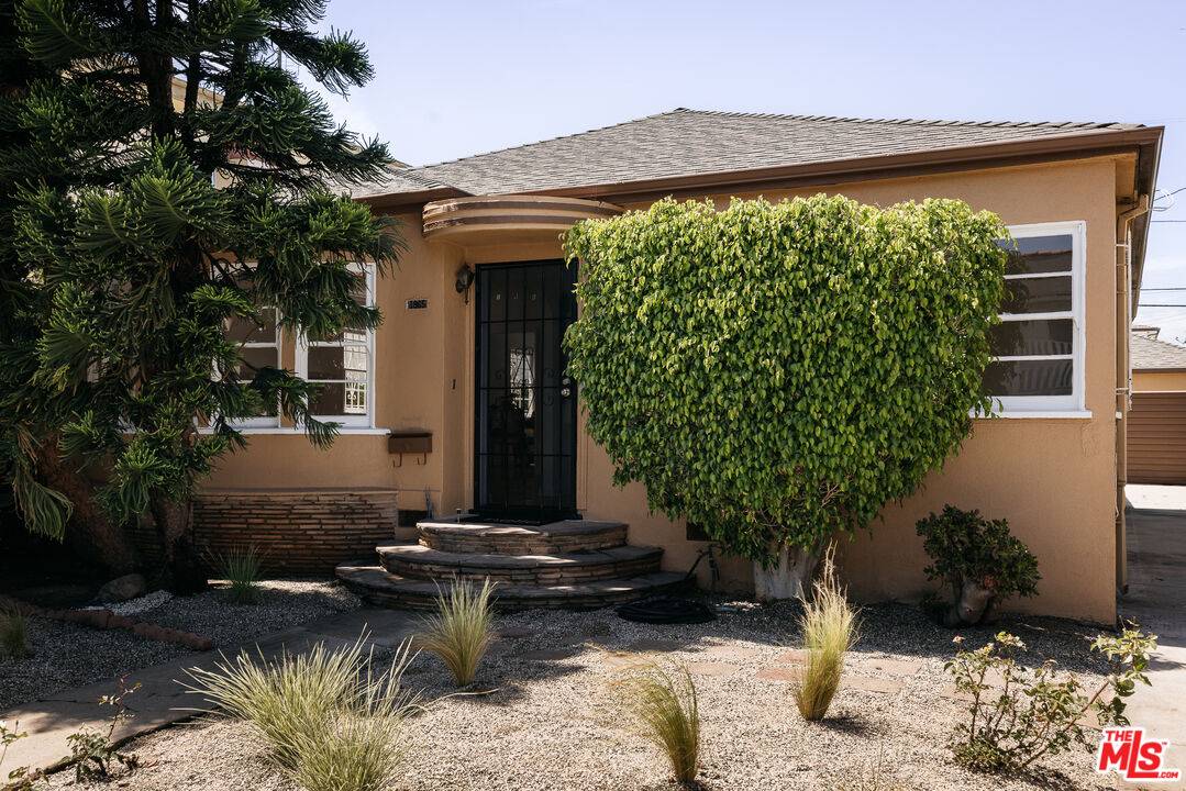 1965 S Corning St 3BR La