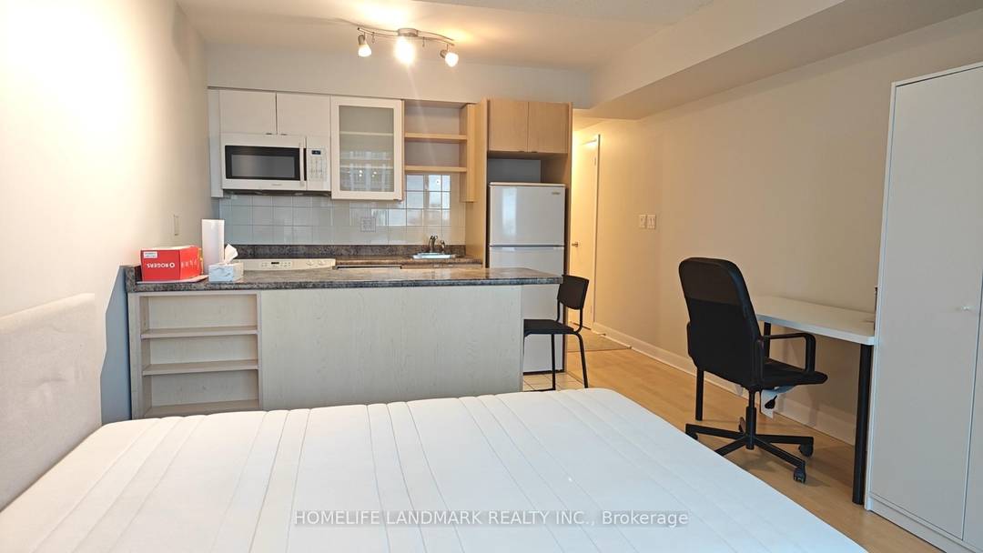 Fully Furnished. Spacious And Bright Bachelor Unit At The Award Winning Malibu Condos.