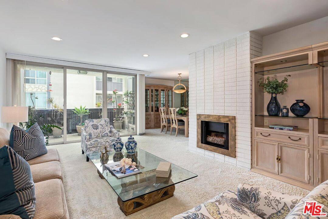 809  S Bundy Dr 2BR Brentwood La