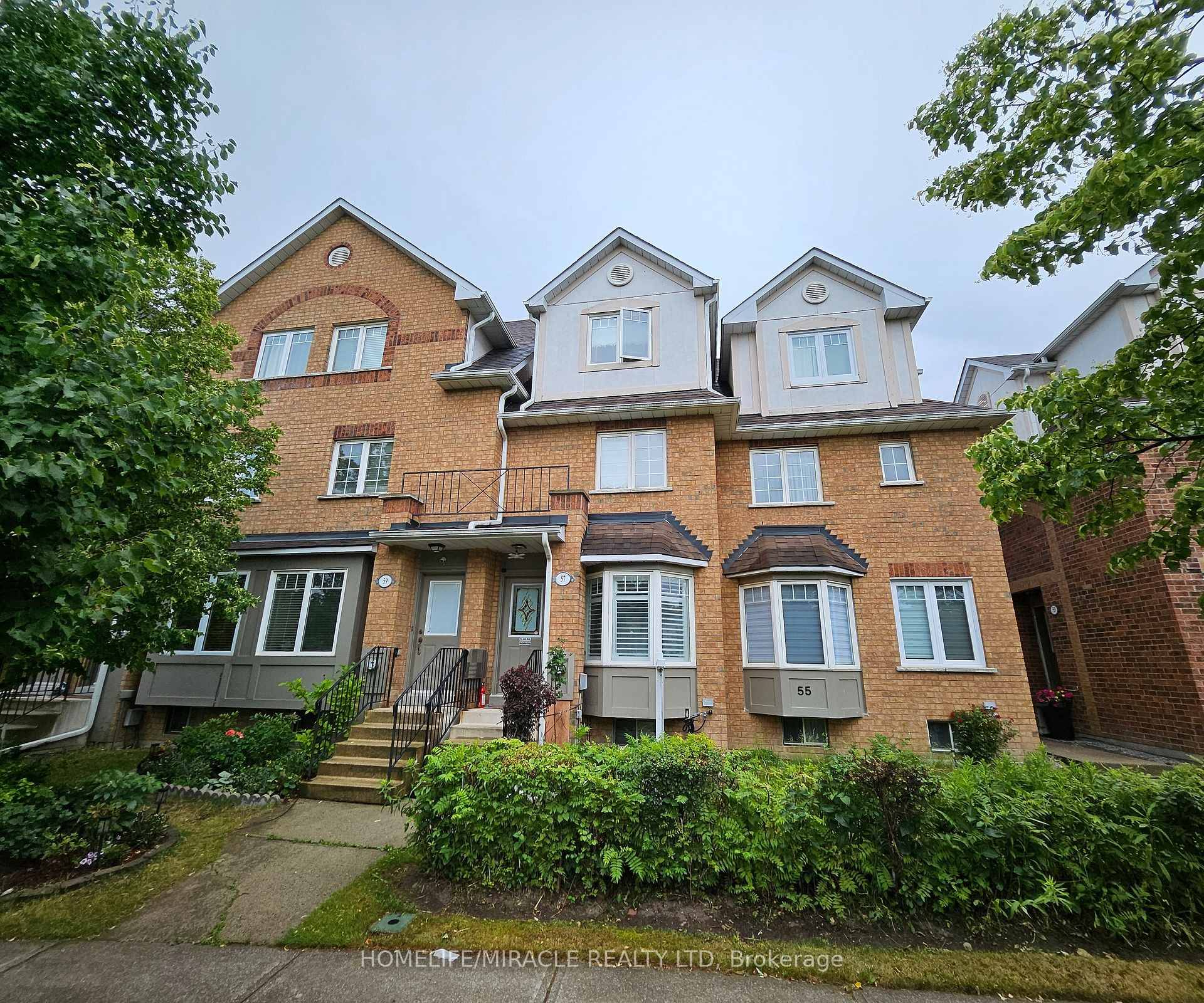 Modern Urban Living with Room to Breathe Stylish 3 storey Condo Townhouse for Sale.