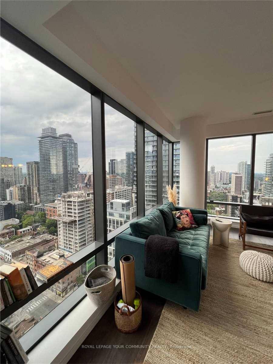 Prime Downtown Luxury Condo, This Corner Provides Practical amp ; Very Functional Layout.