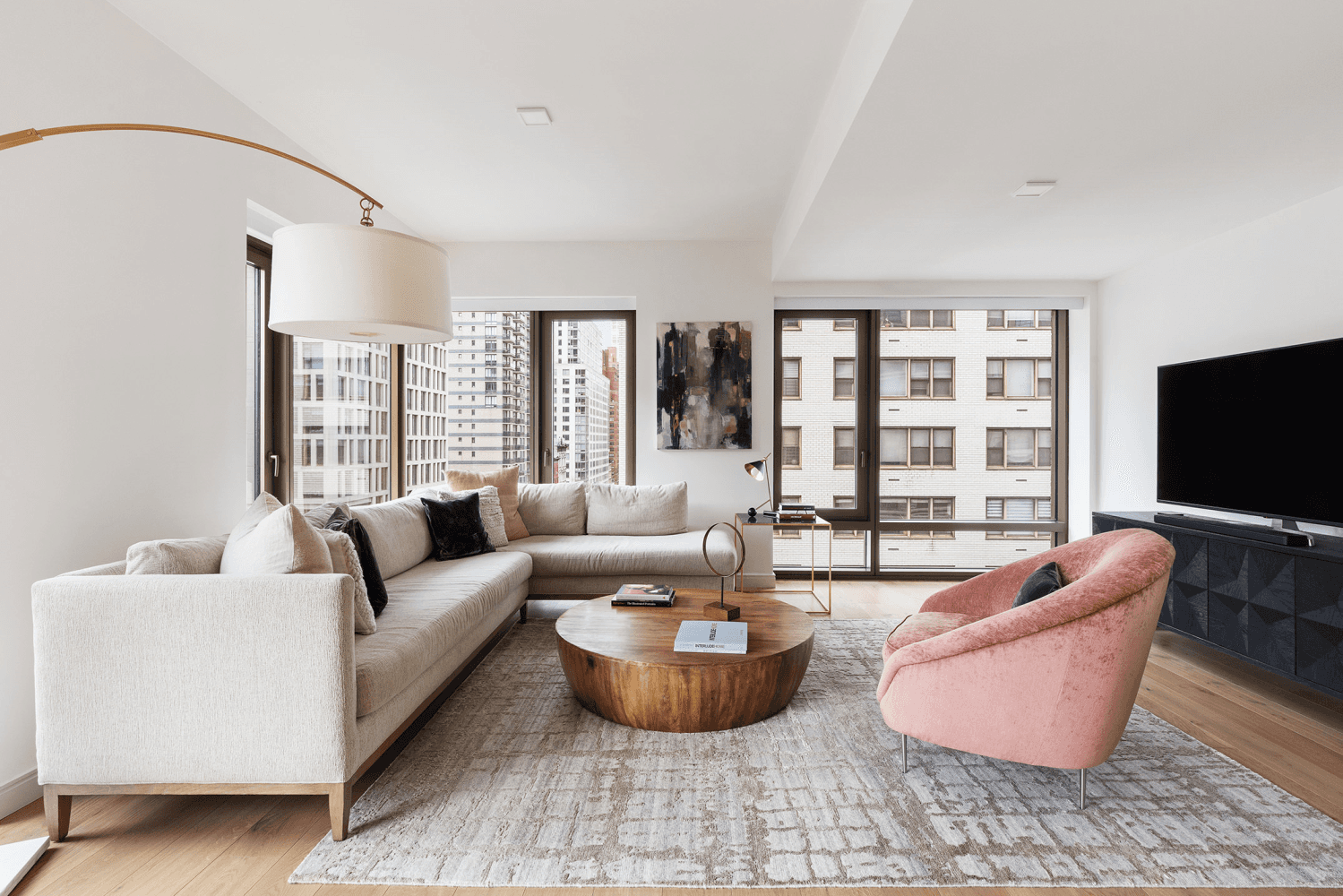 TENANT OCCUPIEDNestled in the esteemed Gramercy neighborhood, Residence 8C of 200 East 21st Street presents an exquisite 1, 823 square foot sanctuary, boasting three bedrooms and three and a half ...