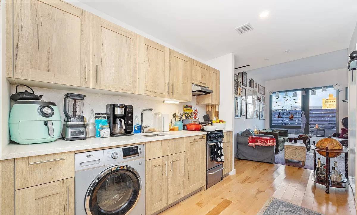Welcome to 63 W 104th, A Cross Between Luxury and BoutiqueThis unit is a stunning 2 bedroom with a massive private patioThe Apartment Laundry in unit Stainless Steel Kitchen Featuring ...