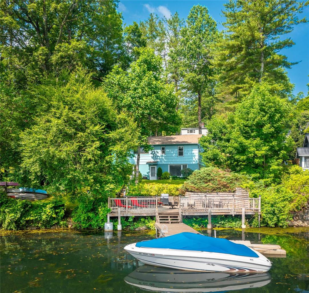 Escape to a private lakefront retreat on Whaley Lake, Dutchess County s largest motorboat lake, where every day feels like a vacation.