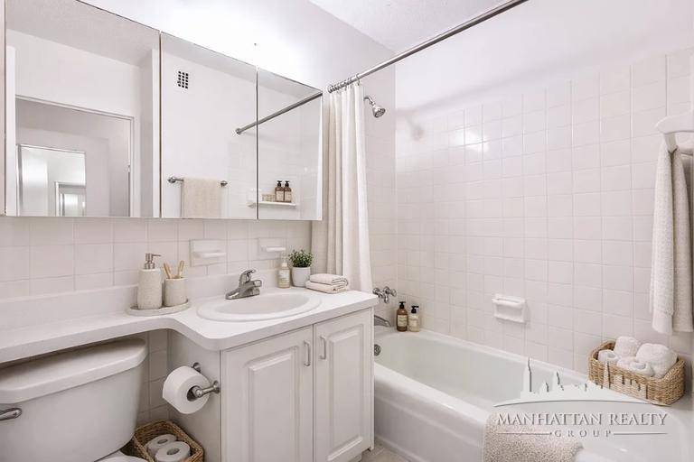 BE THE FIRST to enjoy this gorgeous studio in one of the Upper East Sides most desirable buildings !