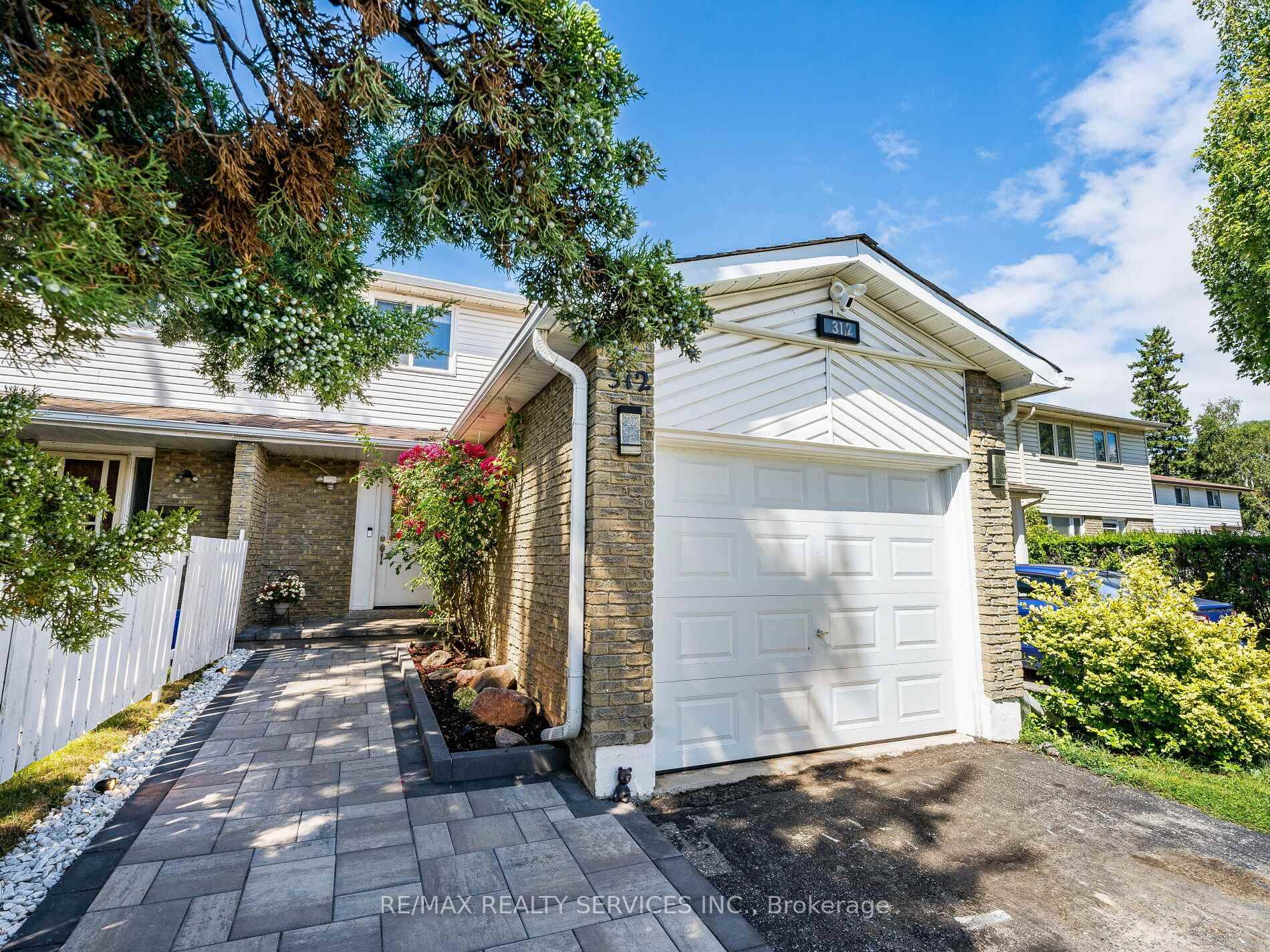 Welcome To This Beautifully Maintained amp ; Extensively Updated 3 Bedroom Semi Detached Home, Ideally Located On A Quiet Court Street Just Minutes From The Lake, Schools, Shopping amp ; ...