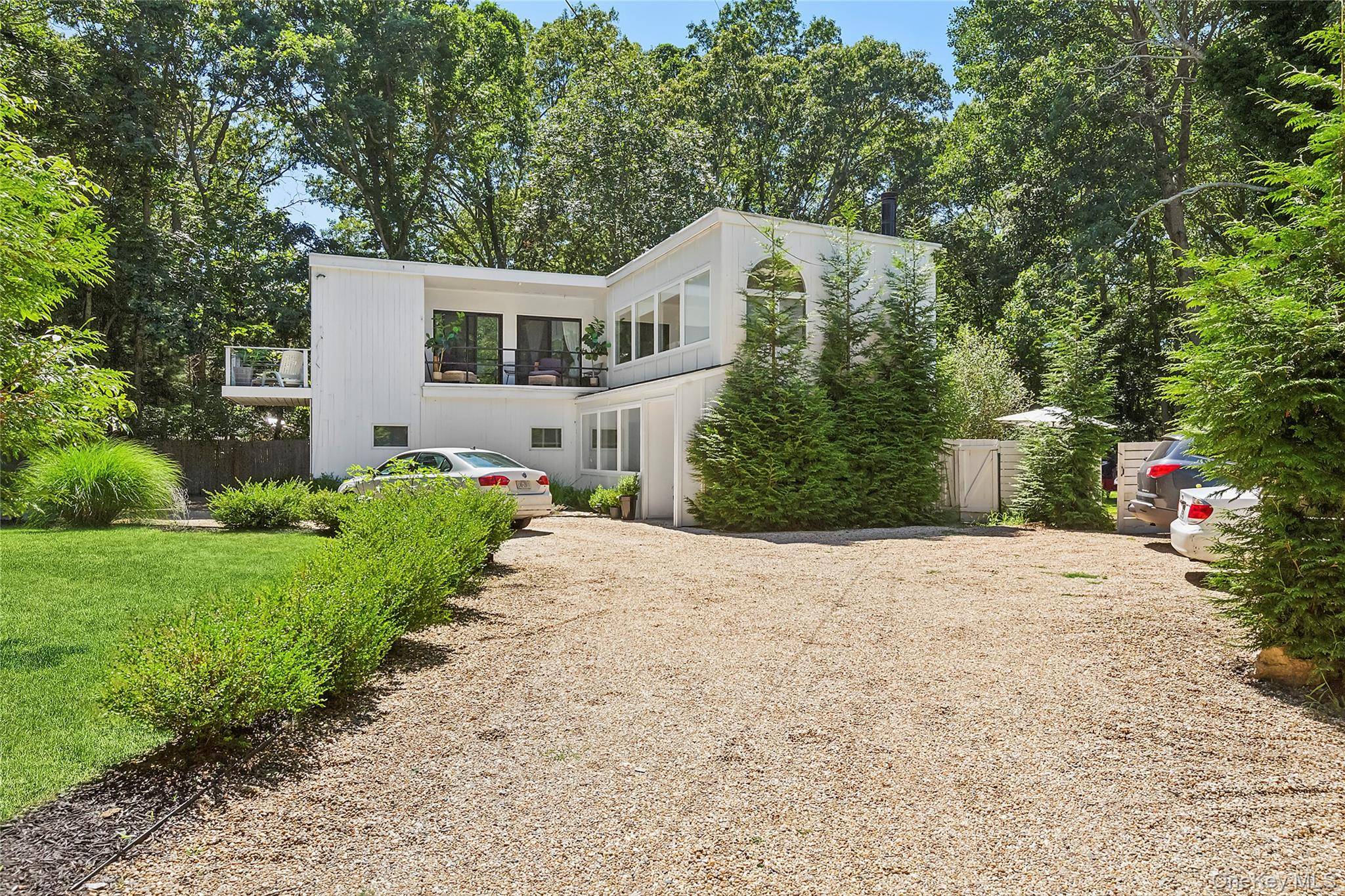 Nestled in one of East Hampton s most scenic and storied locations, 997 Springs Fireplace Road offers a rare opportunity to experience timeless Hamptons charm.