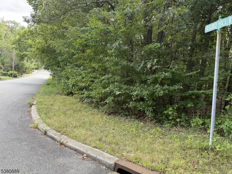 Build your dream home in the beautiful town of Kinnelon.