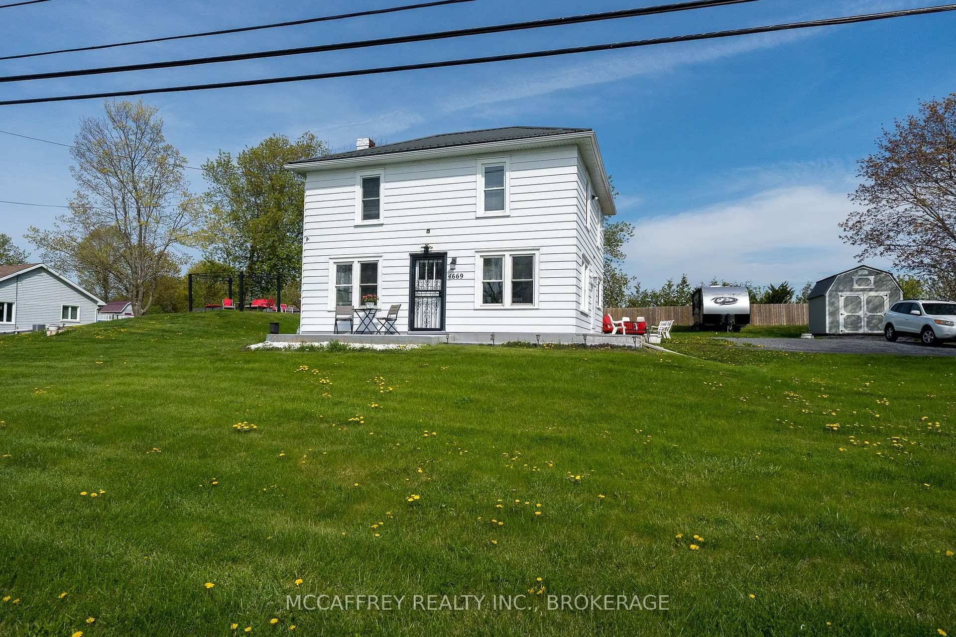 Welcome to your new home with breathtaking views of Lake Ontario !