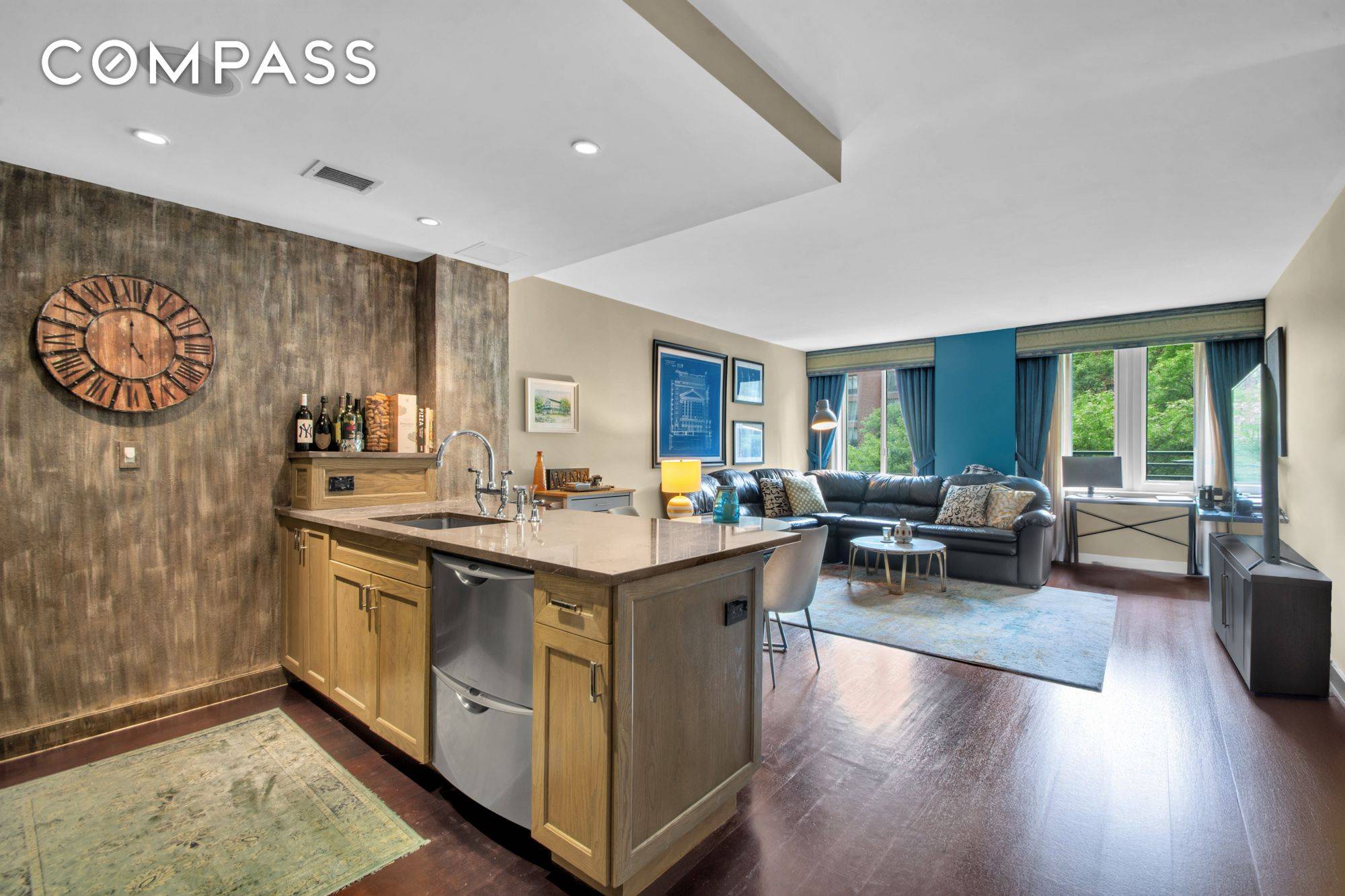 Experience luxury waterfront living in this renovated one bedroom residence in one of Battery Park City's most sought after buildings.