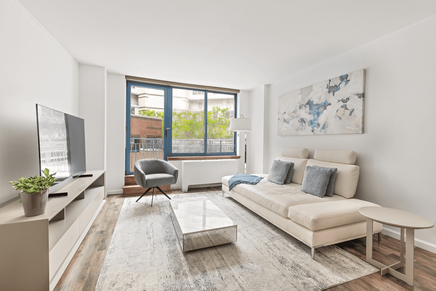 Set in one of Manhattan's most serene waterfront neighborhoods, this thoughtfully designed one bedroom home offers generous storage and the convenience of an in unit washer dryer.