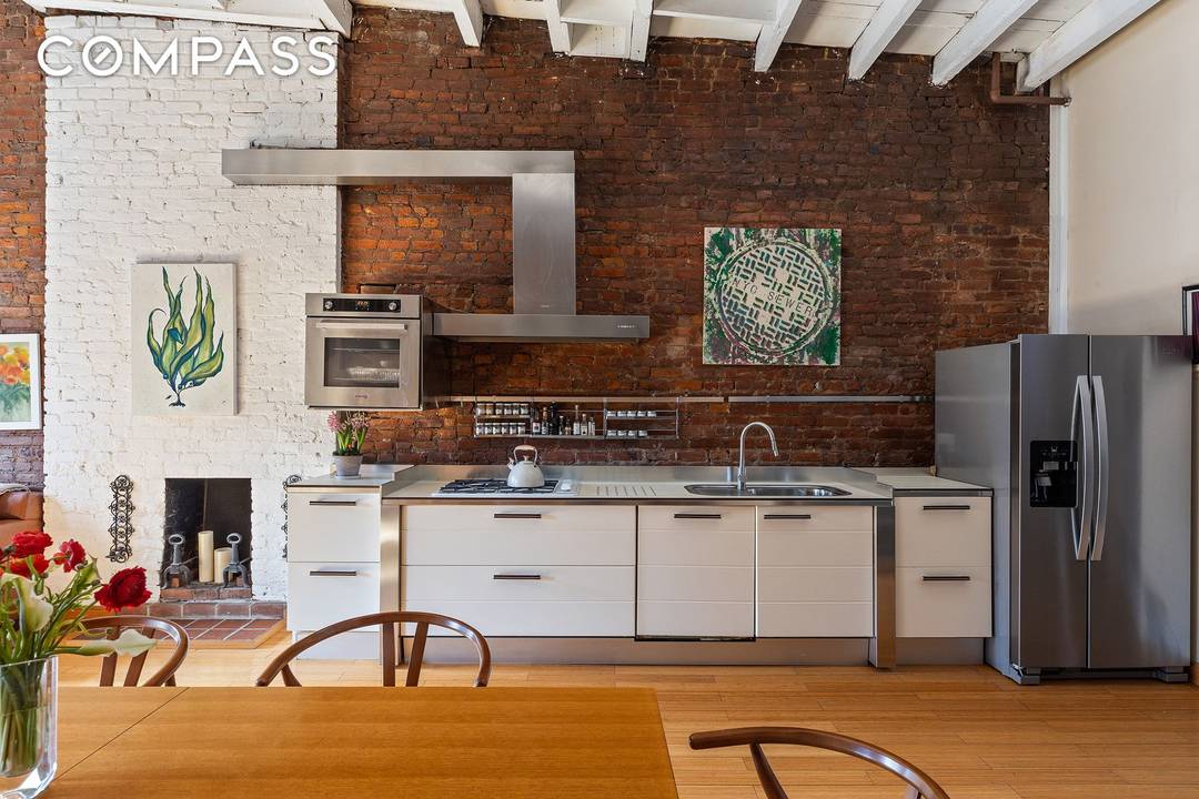 138 Lexington is a charming, two unit condominium conversion from an historic townhouse.