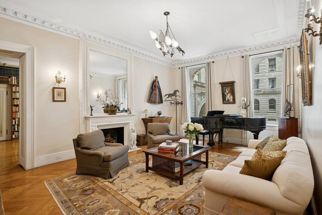 JUST LISTED ! Gracious Gilded Age Residence at 390 West End Avenue, Apt 3DN 3, 550, 000 Experience the epitome of refined living in this meticulously preserved Gilded Age residence.