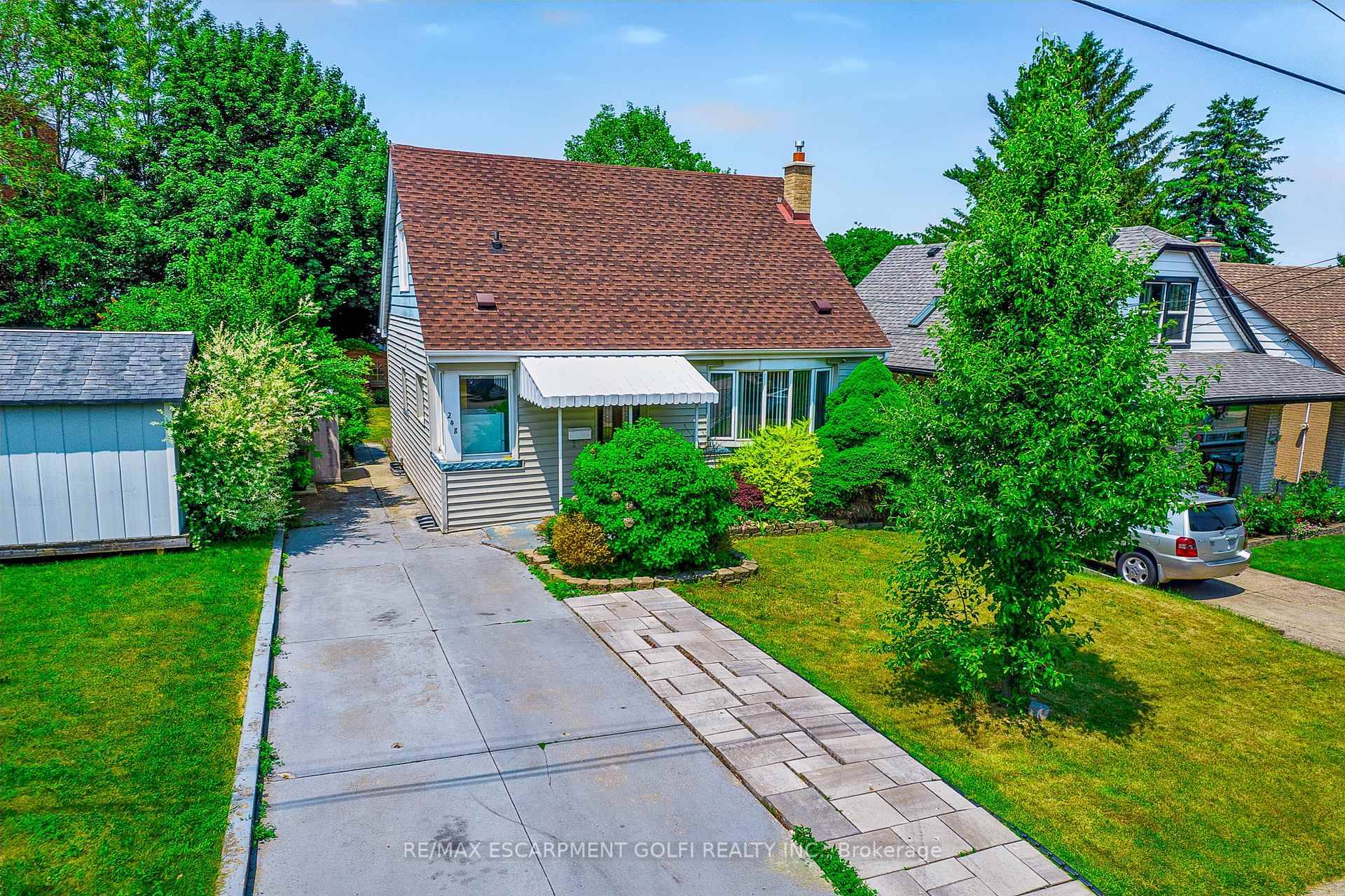 Welcome to 248 Glenholme Avenue, a beautifully maintained and spacious home nestled on a quiet, family friendly street in Hamiltons desirable Balfour neighbourhood.
