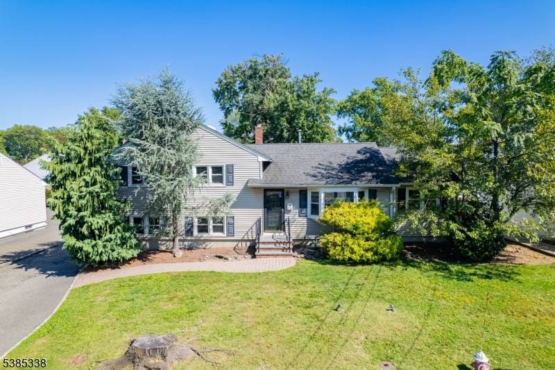 Exceptional commercial office space available.