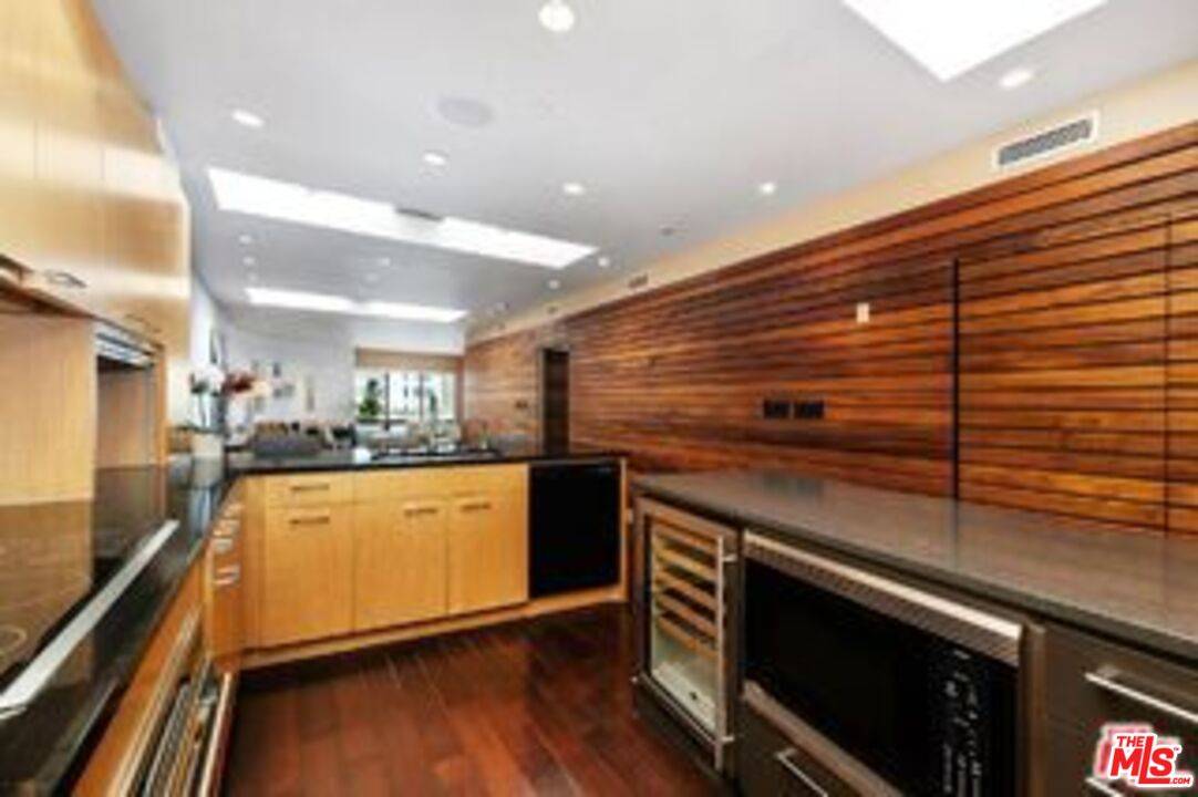 140 Ocean Park Blvd 2BR Santa Monica La