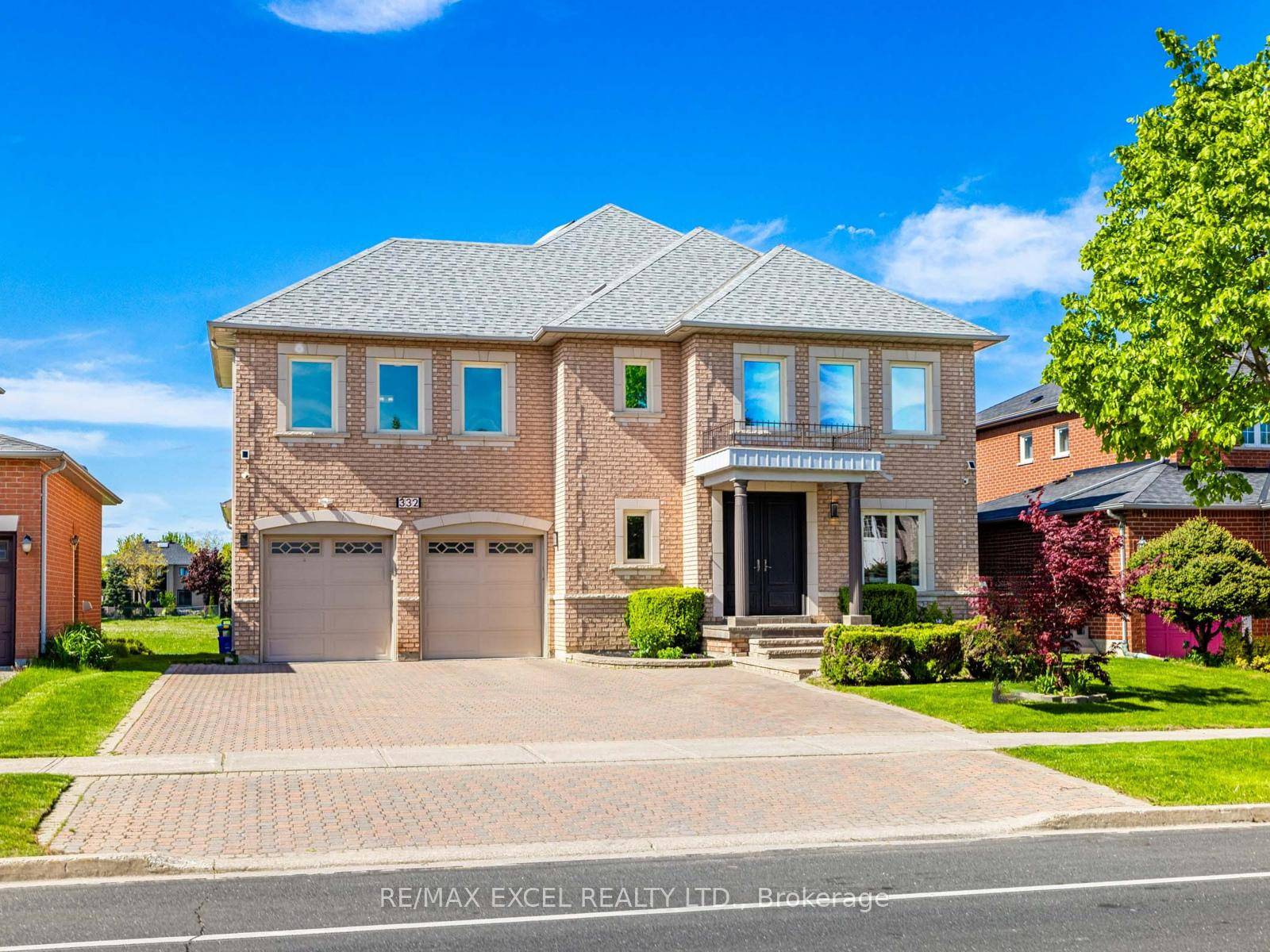 Welcome to this stunning triple car garage detached home in the prestigious Cachet community of Markham.