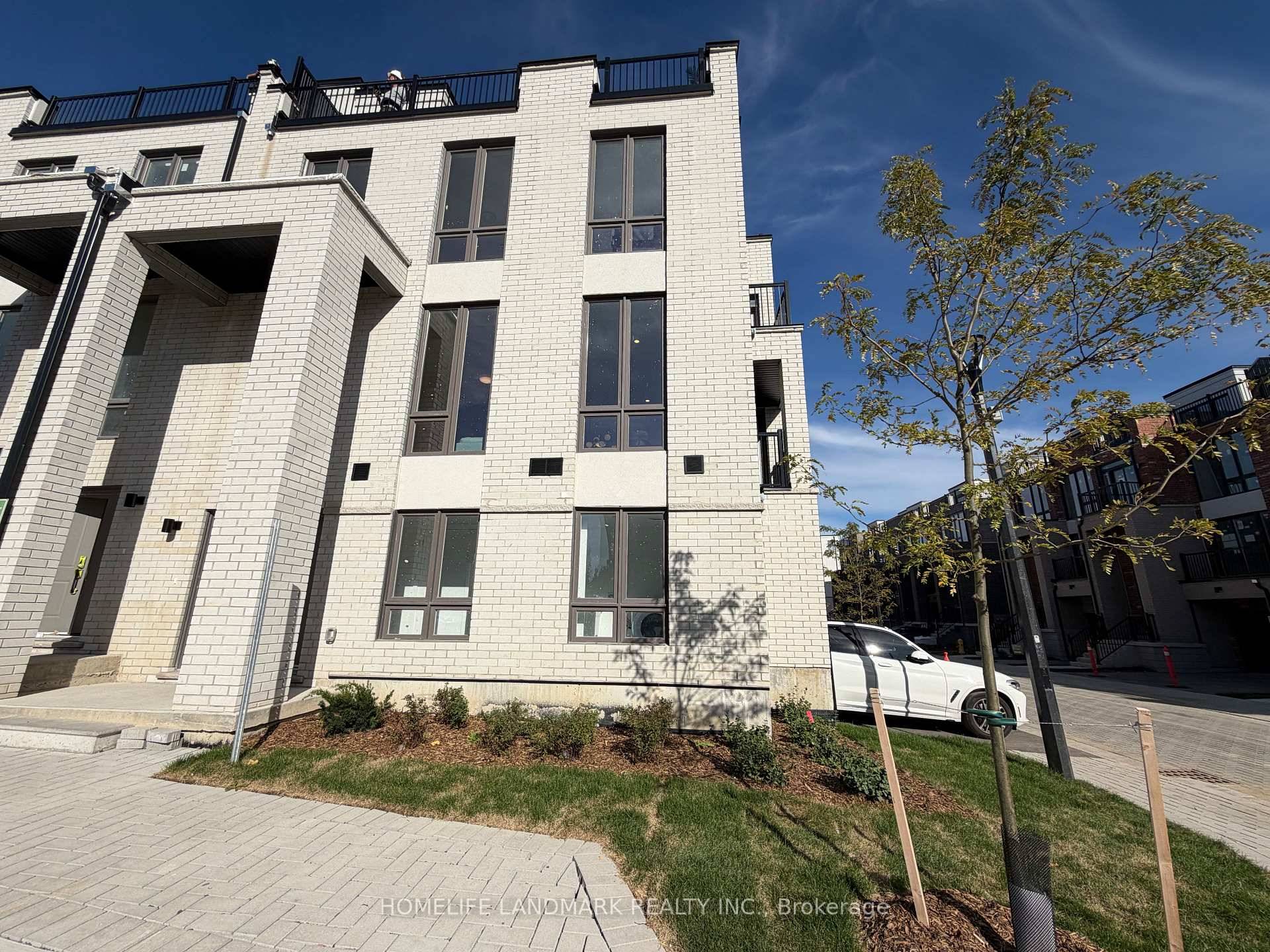 Brand New Freehold Townhome At Jefferson Heights In Richmond Hill !