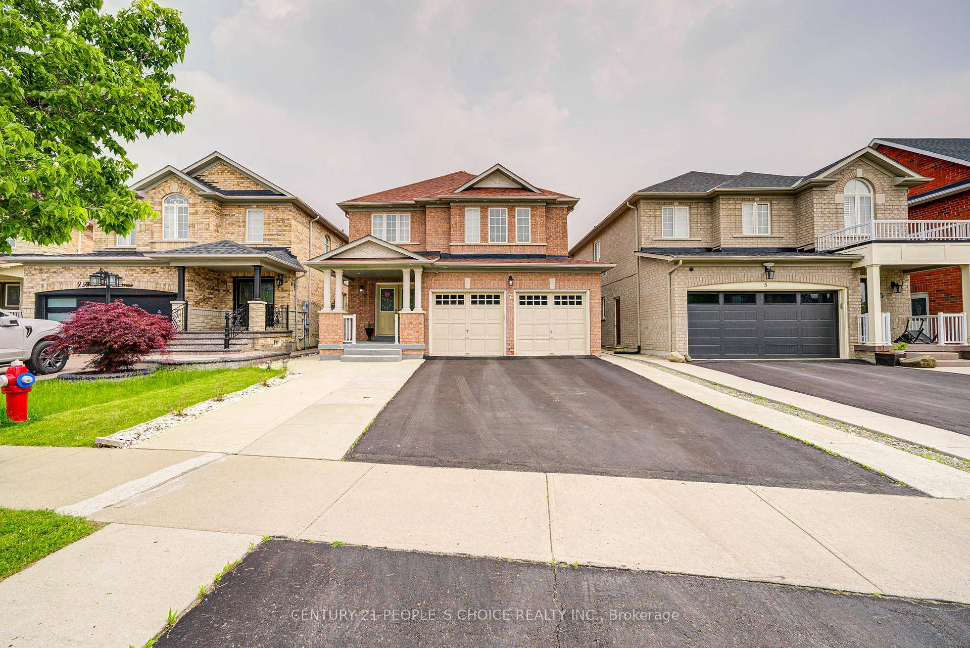 Spacious Detached Gem with Legal Basement Apartment !