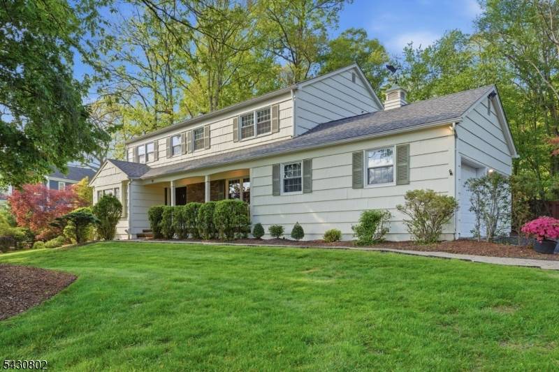 Experience this stunning Center Hall Colonial perfectly situated in highly sought after Wickham Woods neighborhood featuring an ENTERTAINERS DREAM BACKYARD NEARBY THE HEART OF DOWNTOWN CHATHAM LESS THAN 1 HOUR ...