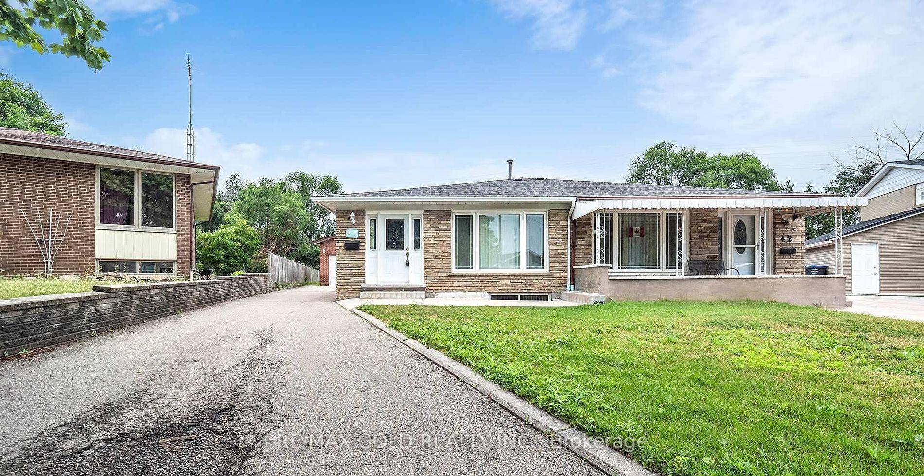 Discover this beautifully updated 4 bedroom semi detached backsplit home located in the desirable Northwood Park neighborhood of Brampton.