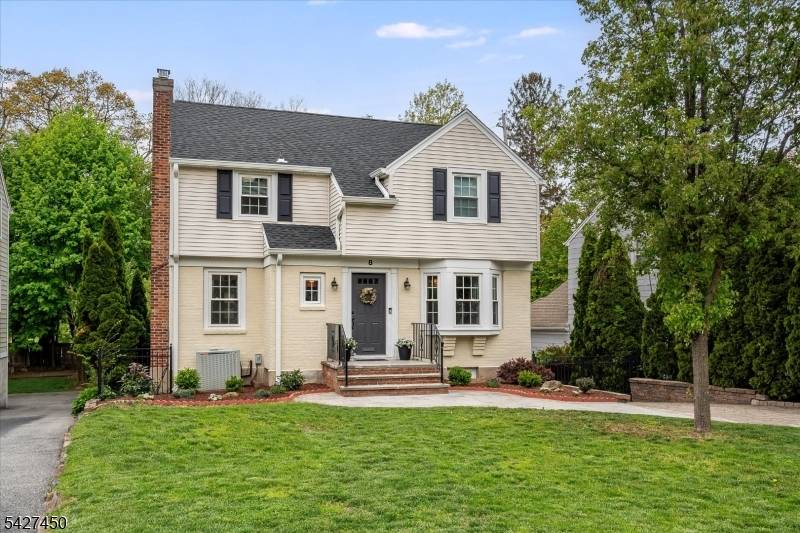 This quintessential Glen Rock Colonial is ideally situated in the highly sought after Abbington Terrace neighborhood a quiet cul de sac just moments from everything the town has to offer.