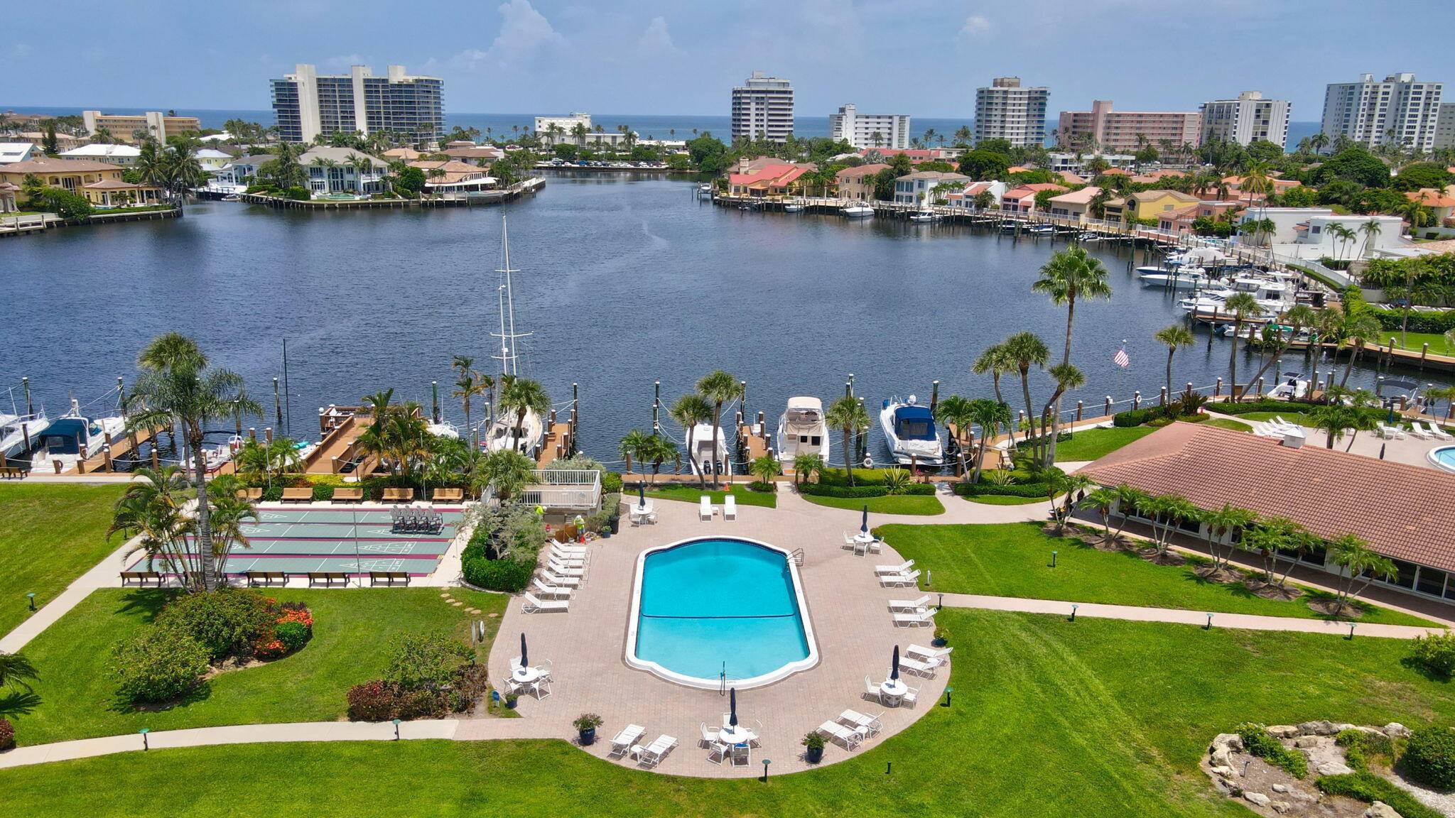 Escape reality AND BRING YOUR BOAT !