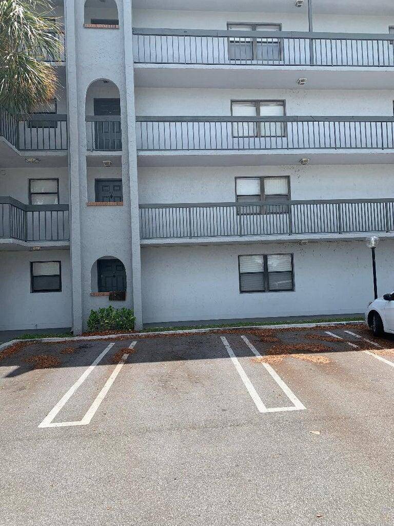 2050 N Congress Avenue Condo Palm Beach