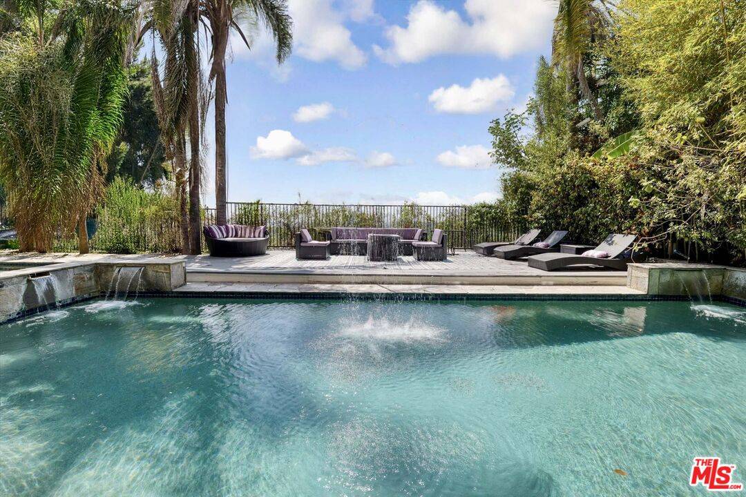 7218   Mulholland Dr 6BR Hollywood Hills East La