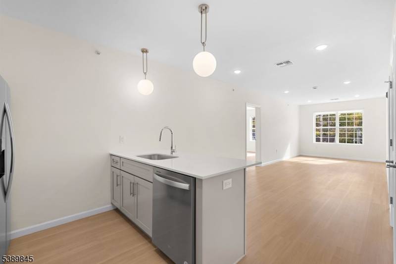 Now Leasing Luxury 2 Bedroom Residences Townhomes in Morristown !