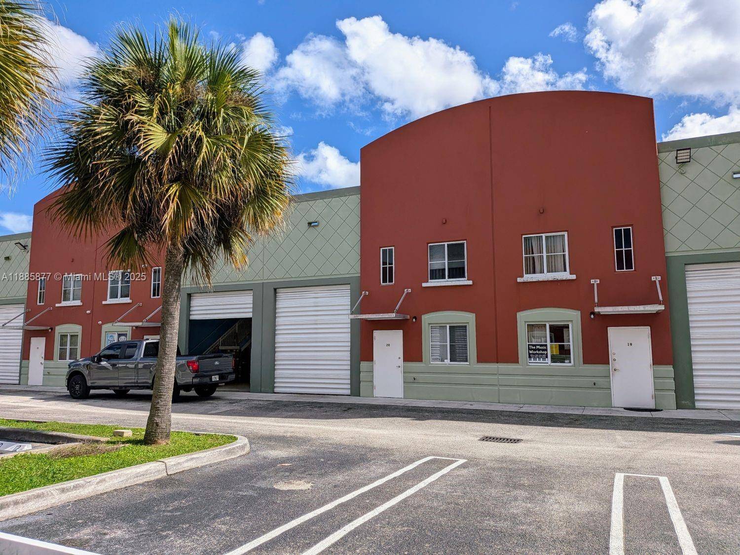 Rare opportunity to own a flex unit in Pineview at Kendall Industrial Park.