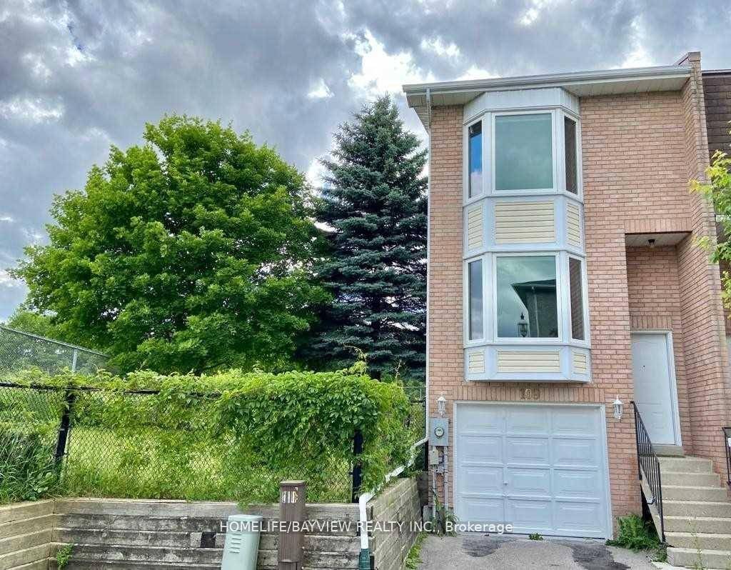 Private, Bright amp ; Spacious End Unit 3 Bdrm Townhouse At End Of Cul De Sac With Backing To Ravine And Overlooking Green Space From The Back And Side.
