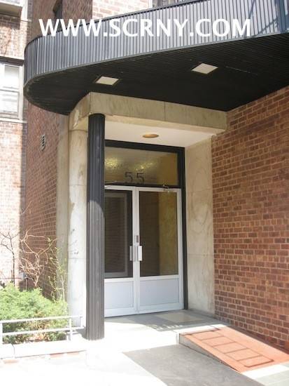 Just steps from Central Park, this beautifully designed 1 bedroom apartment offers the perfect blend of space, style, and convenience.