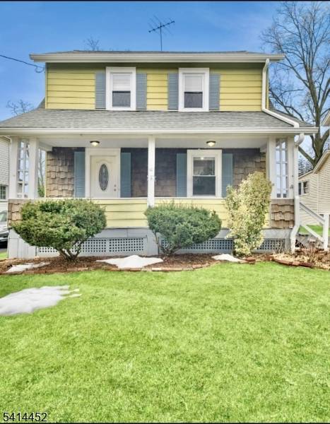 Stunning Colonial in North Plainfield 3 bedrooms, 1.