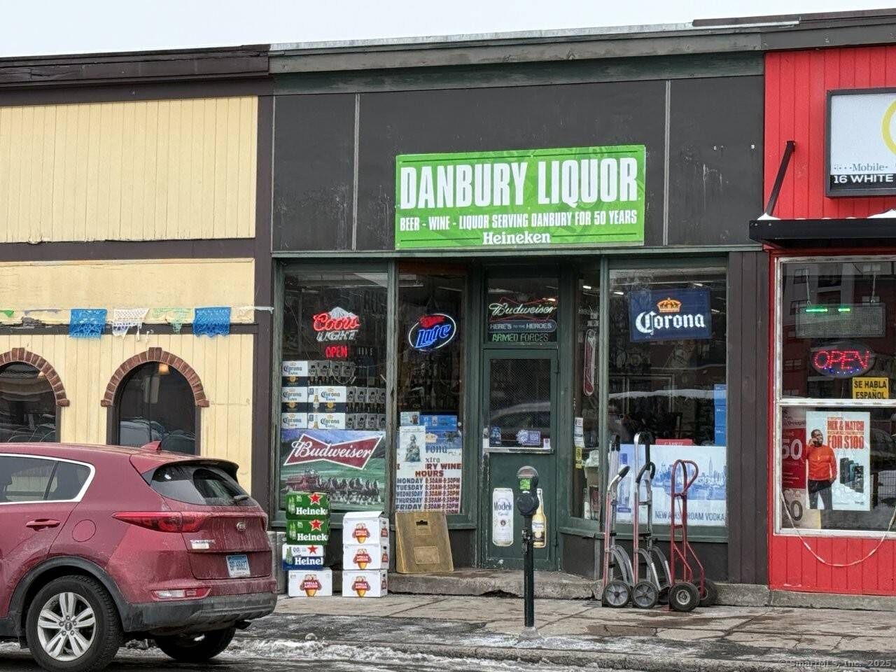 Retail property and Liquor Store for Sale !