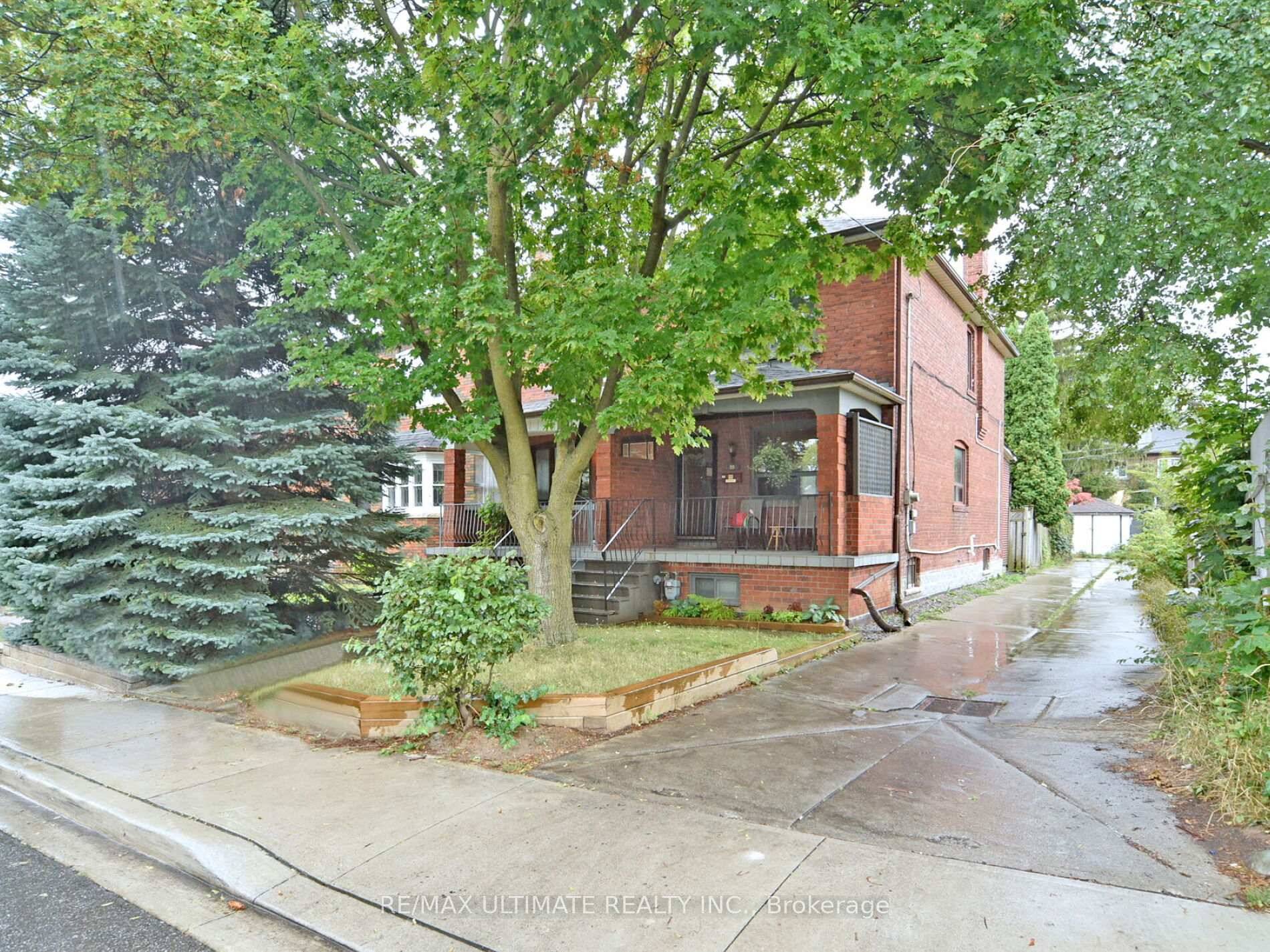 In the heart of Humewood Cedarvale, where cozy streets meet a rare sense of community, this 3 bedroom, 2 bathroom home.