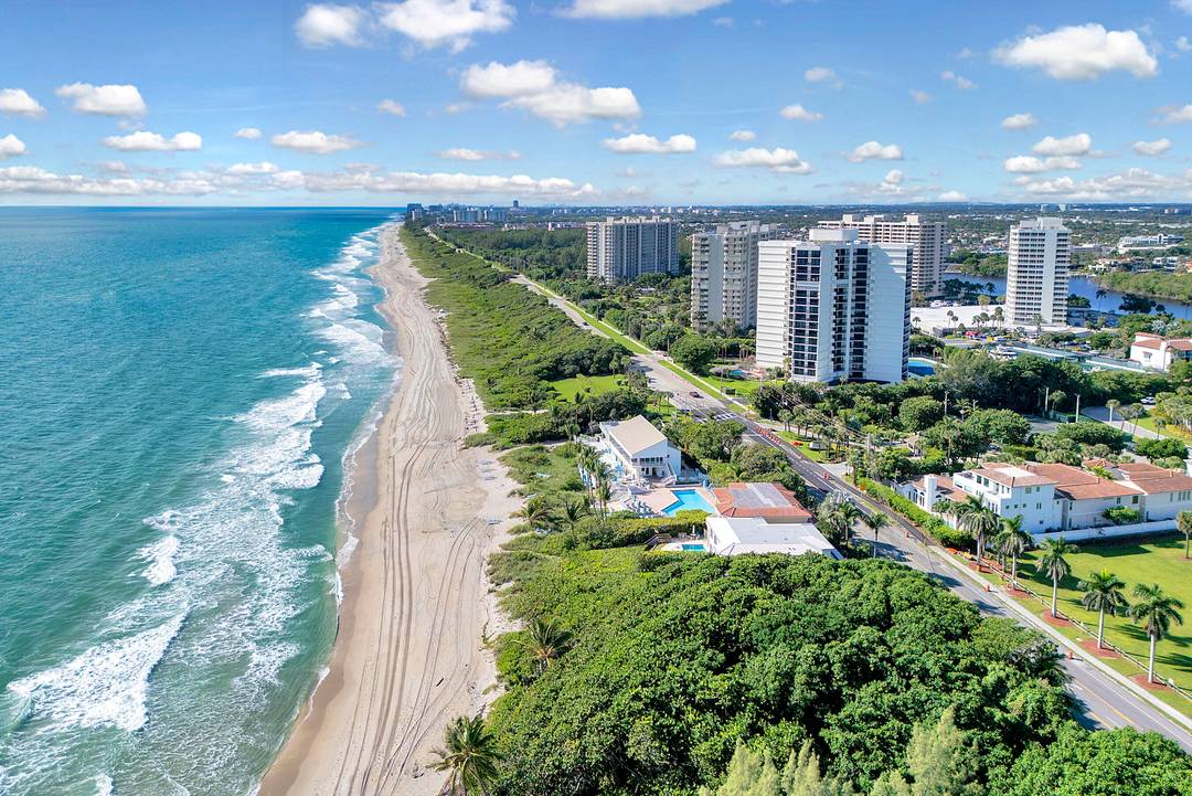 Live the ultimate Highland Beach lifestyle, bring your boat upto 40ft beach and resort style living all in one !